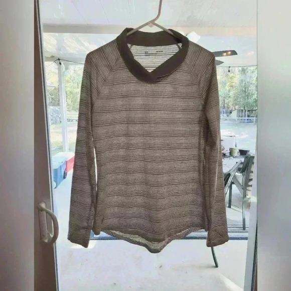 Men's Under Armour golf pullover shirt size Medium,  never worn $15 - Picture 1 of 3